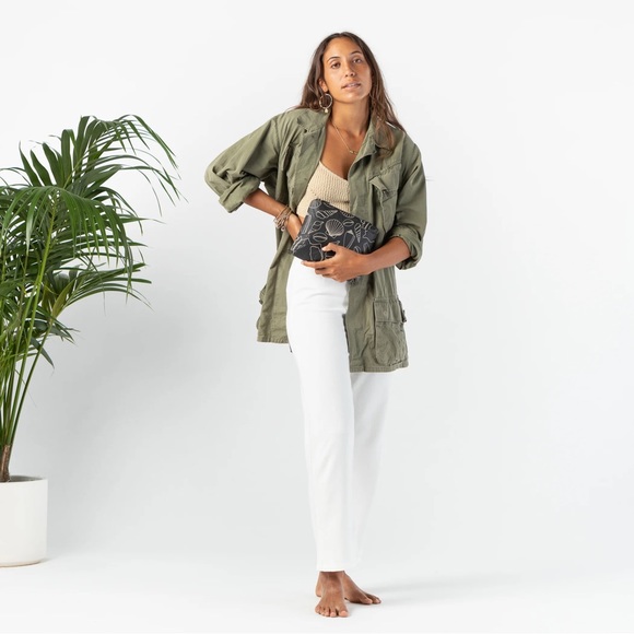 Aloha Collection Small Pouch Seashore Moon Shimmer Shells Beach Gold Travel NEW - Picture 3 of 6